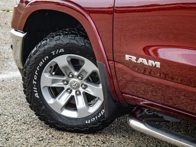2019 RAM 1500 Laramie Crew Cab 4x4 5'7" Box