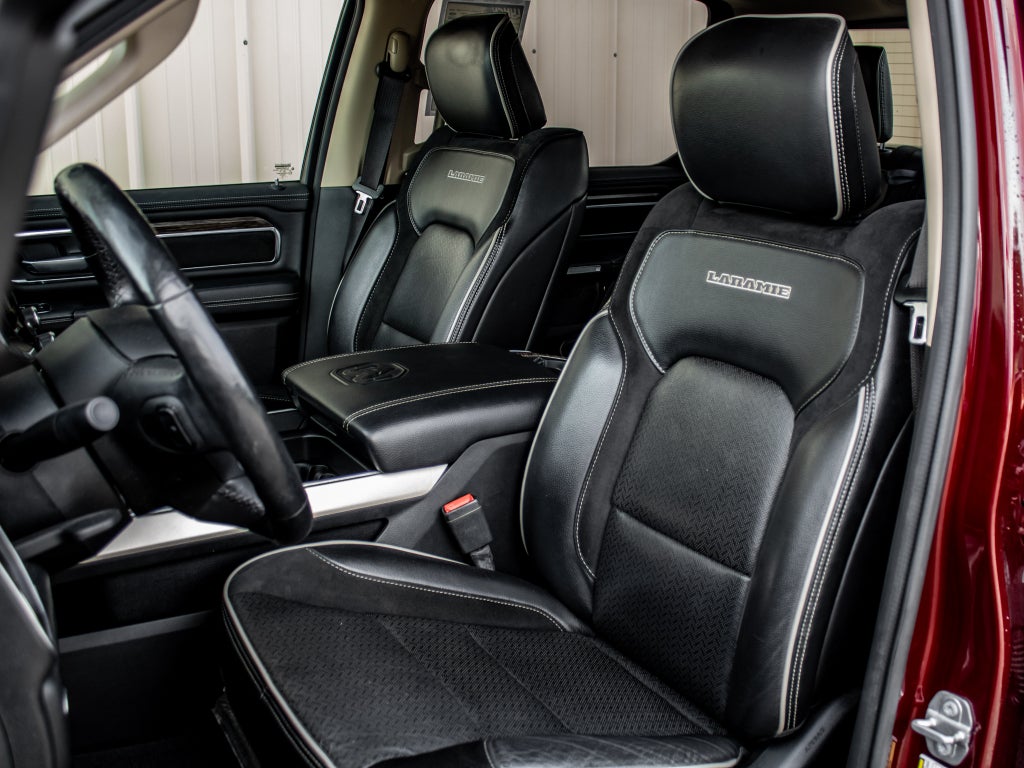 2019 RAM 1500 Laramie Crew Cab 4x4 5'7" Box