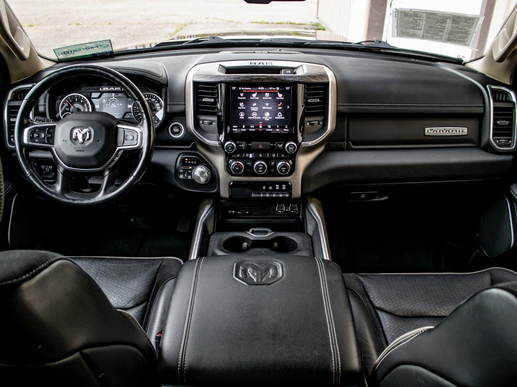 2019 RAM 1500 Laramie Crew Cab 4x4 5'7" Box