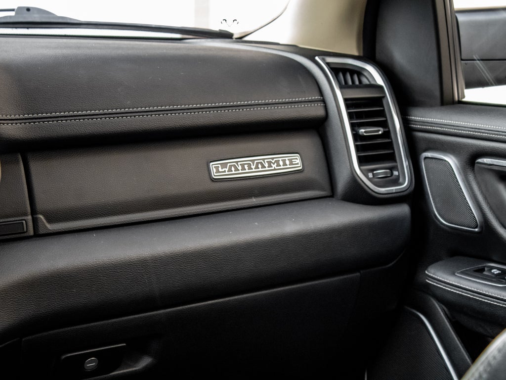 2019 RAM 1500 Laramie Crew Cab 4x4 5'7" Box