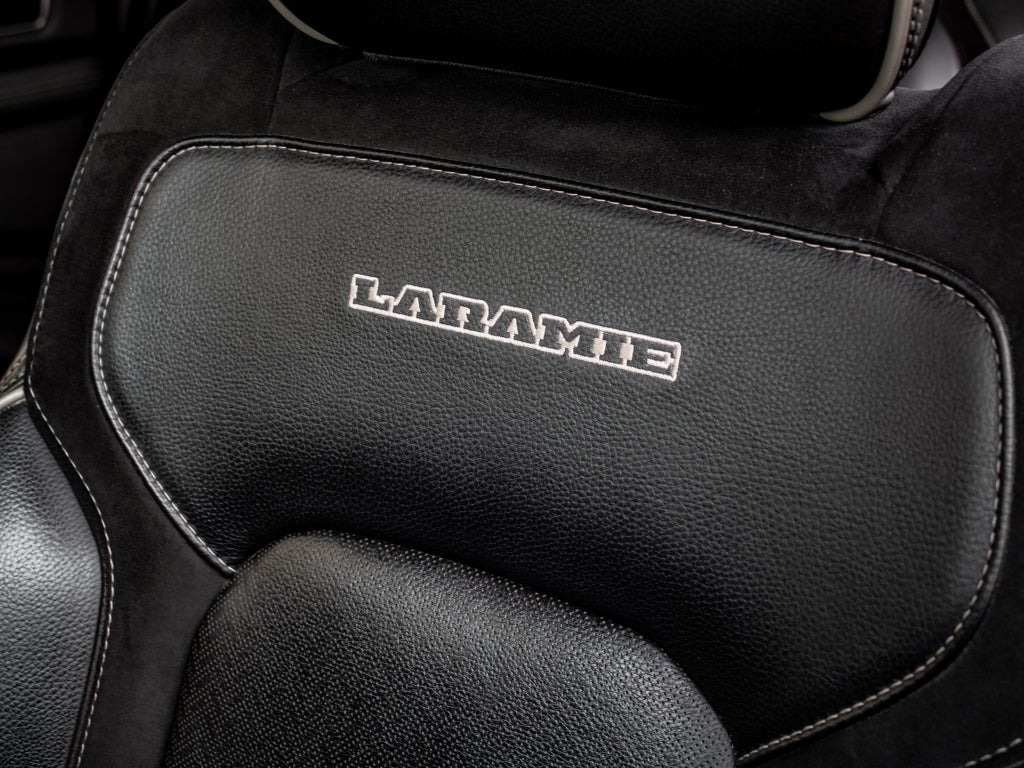 2019 RAM 1500 Laramie Crew Cab 4x4 5'7" Box