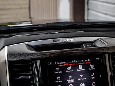 2019 RAM 1500 Laramie Crew Cab 4x4 5'7" Box