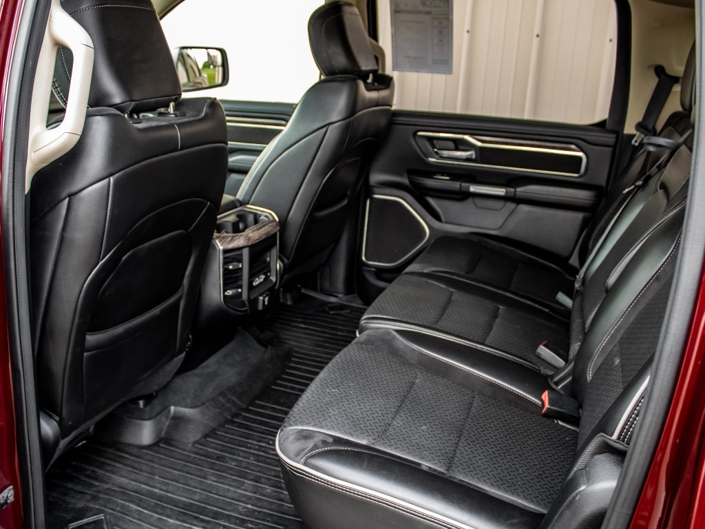 2019 RAM 1500 Laramie Crew Cab 4x4 5'7" Box