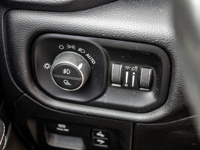 2019 RAM 1500 Laramie Crew Cab 4x4 5'7" Box