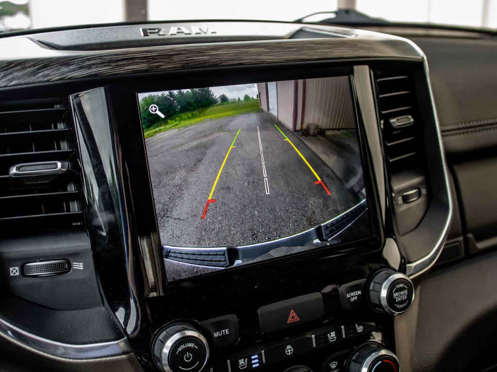 2019 RAM 1500 Laramie Crew Cab 4x4 5'7" Box
