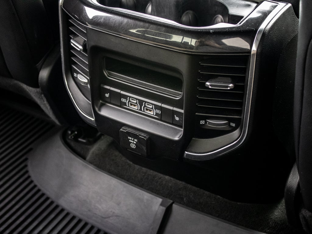 2021 RAM 1500 Laramie Crew Cab 4x4 5'7" Box