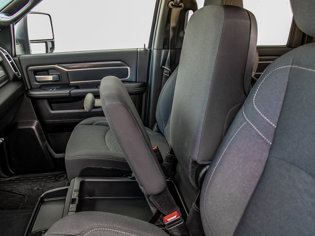 2025 RAM 3500 Big Horn Crew Cab 4x4 6'4" Box