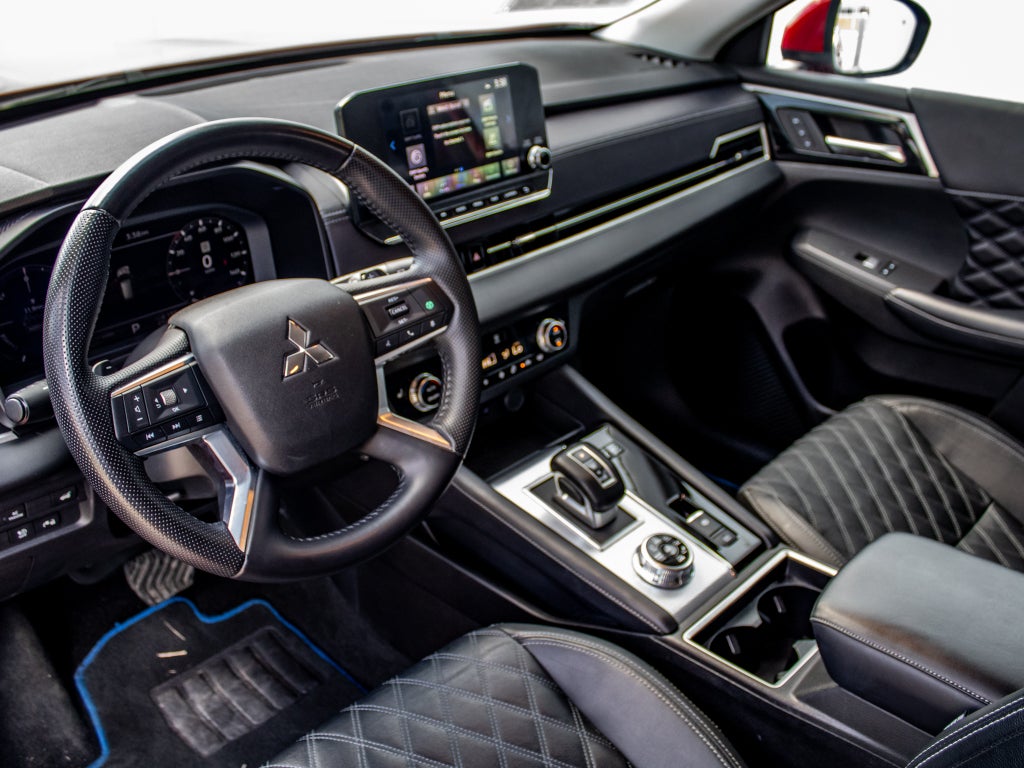 2024 Mitsubishi Outlander Plug-In Hybrid SEL