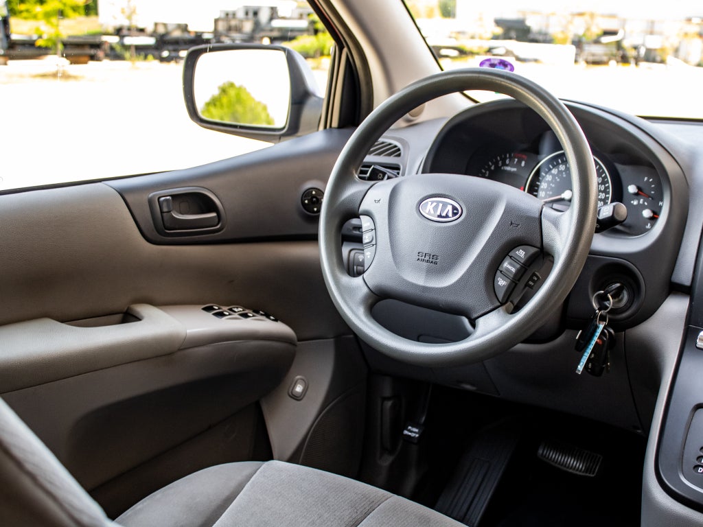 2012 Kia Sedona LX