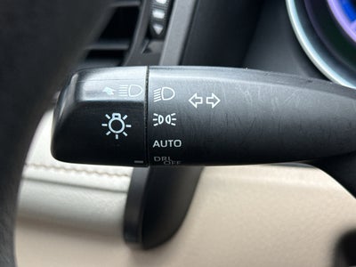 2019 Toyota Camry Hybrid LE