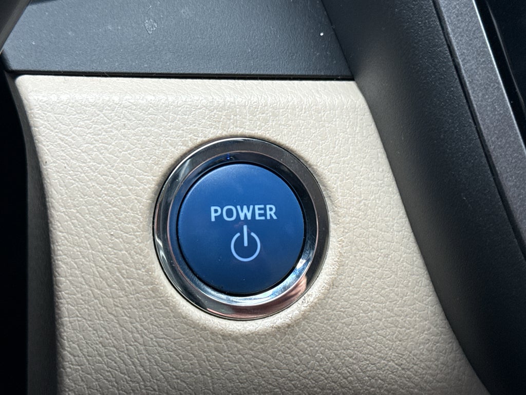 2019 Toyota Camry Hybrid LE