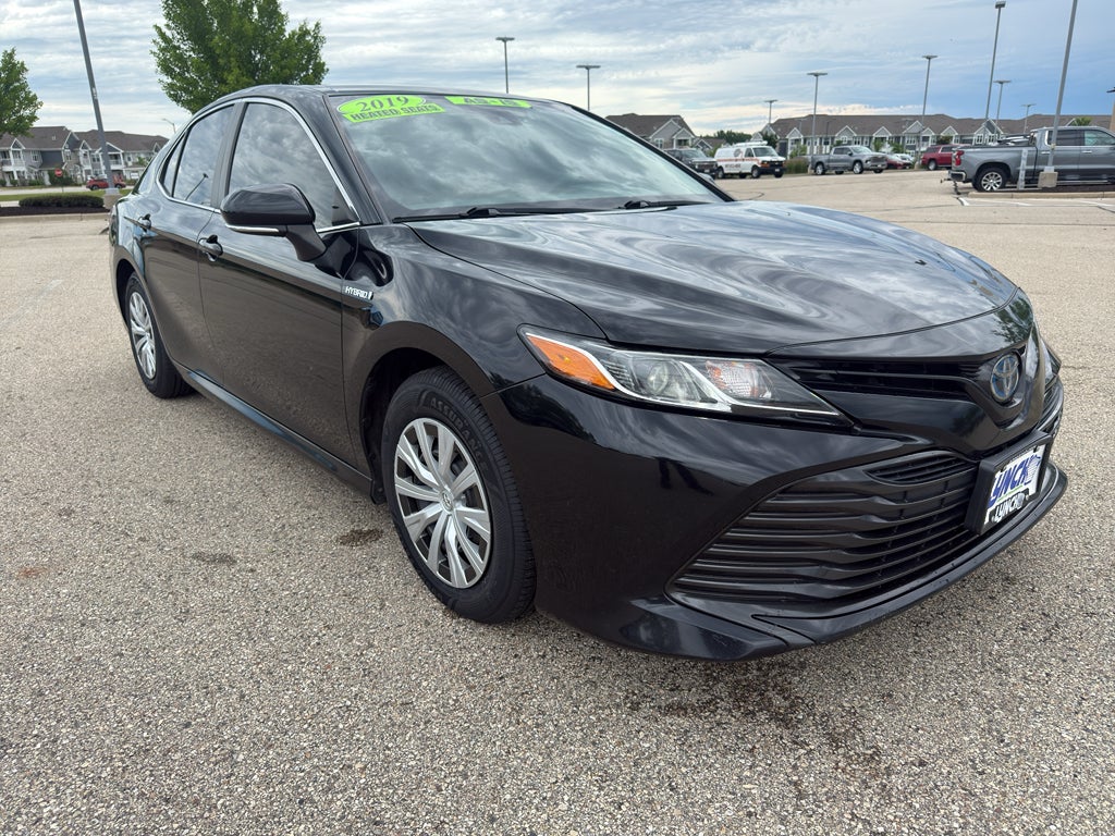 2019 Toyota Camry Hybrid LE
