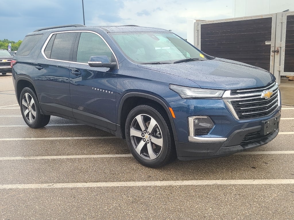 2023 Chevrolet Traverse LT Leather
