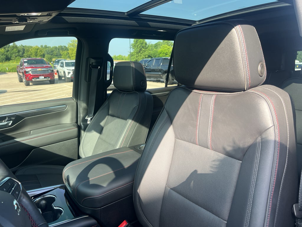 2025 Chevrolet Suburban RST