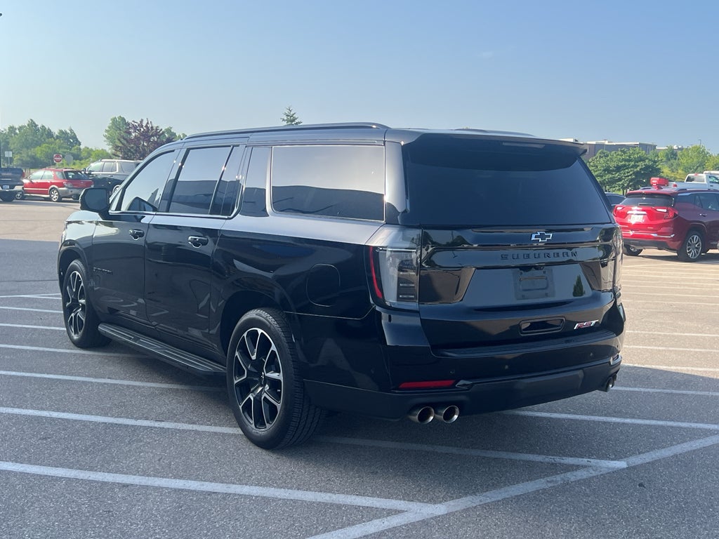 2025 Chevrolet Suburban RST