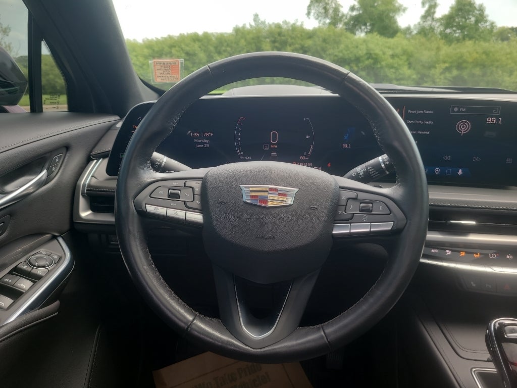 2024 Cadillac XT4 Premium Luxury