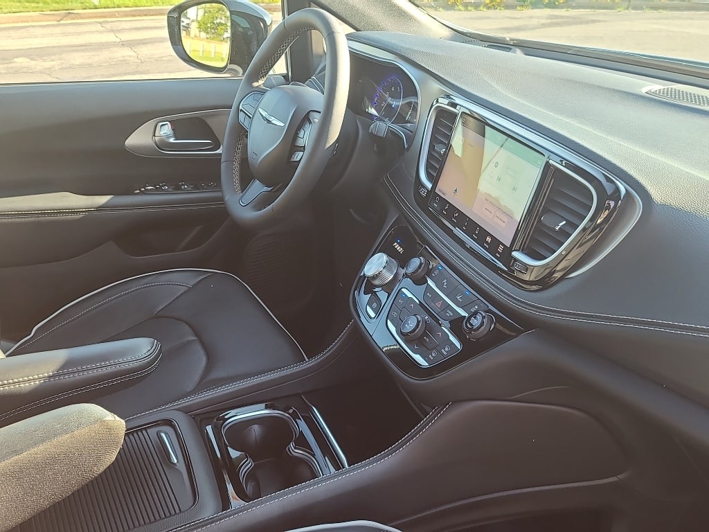 2024 Chrysler Pacifica Limited S Preferred
