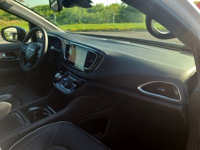 2024 Chrysler Pacifica Limited S Preferred