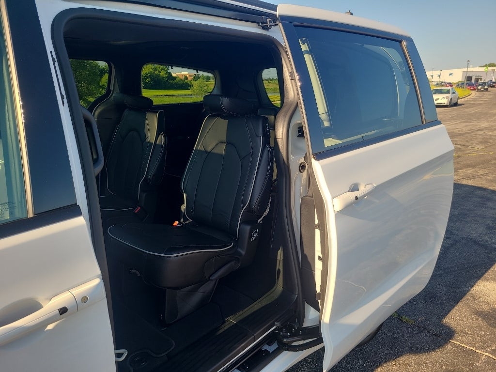 2024 Chrysler Pacifica Limited S Preferred