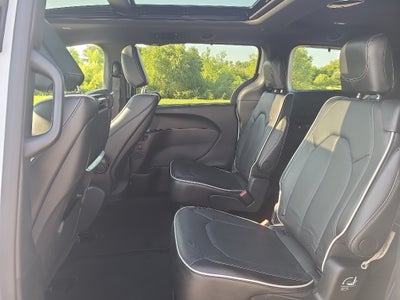 2024 Chrysler Pacifica Limited S Preferred