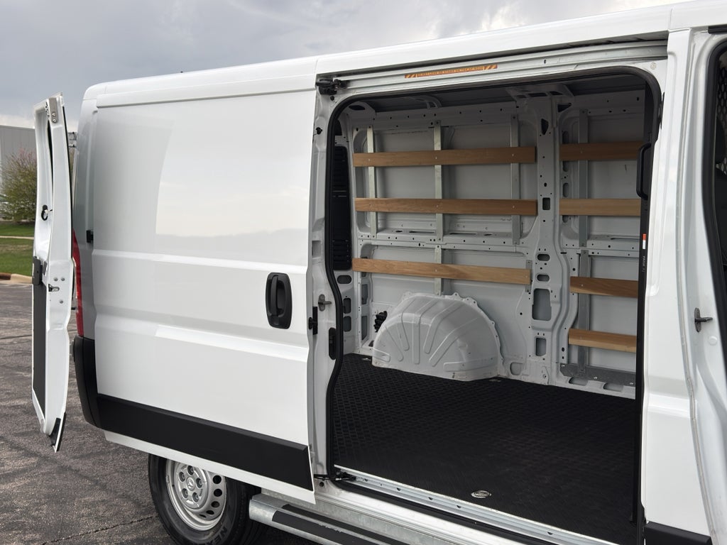 2025 RAM ProMaster 2500 Tradesman 136