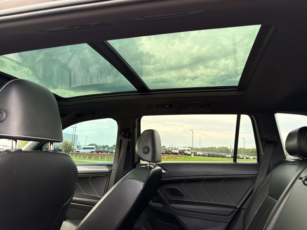 2024 Volkswagen Tiguan SE R-Line Black