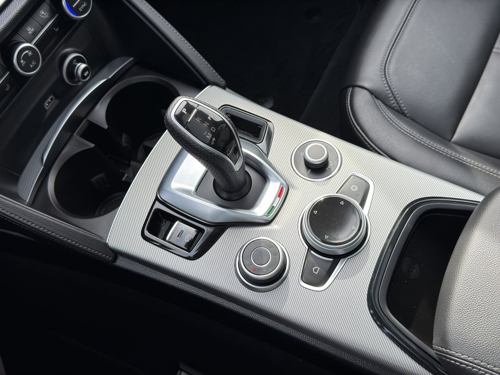 2024 Alfa Romeo Stelvio Volcanic Ti