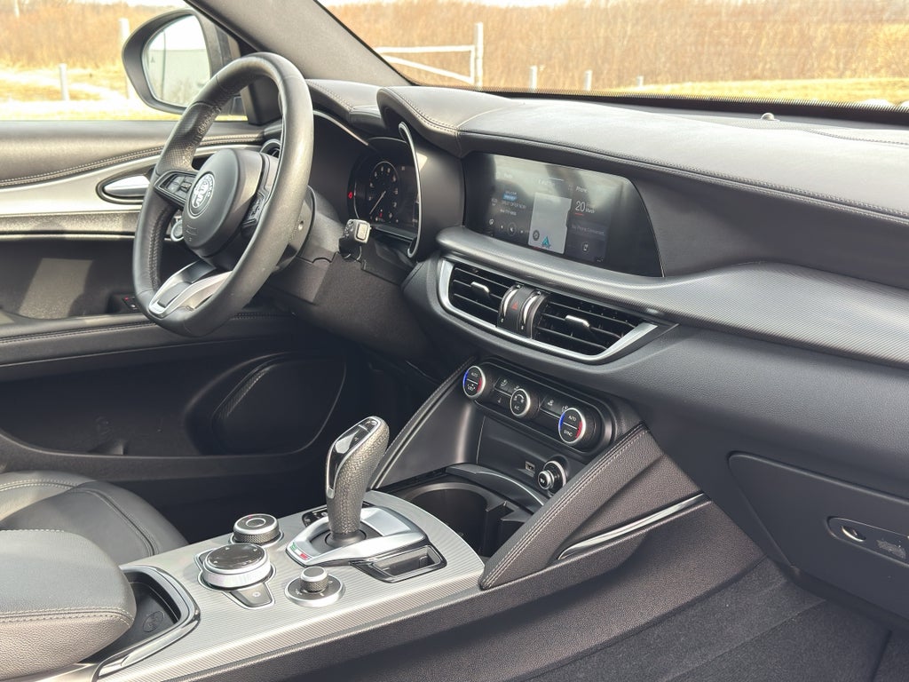 2024 Alfa Romeo Stelvio Volcanic Ti