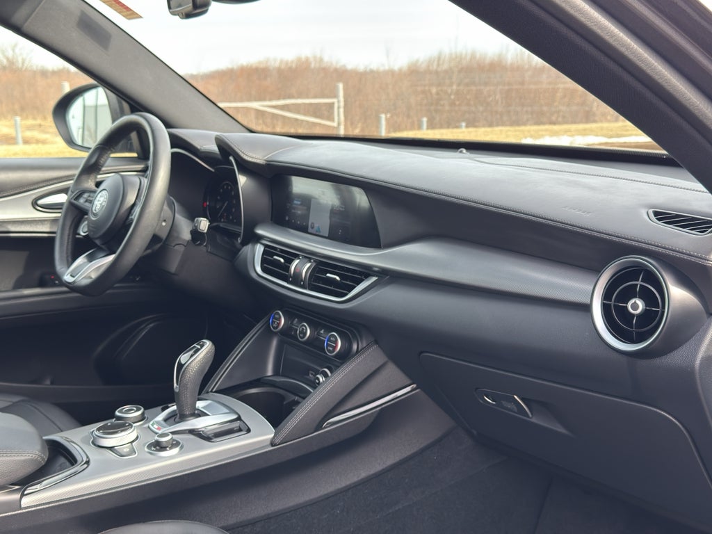 2024 Alfa Romeo Stelvio Volcanic Ti