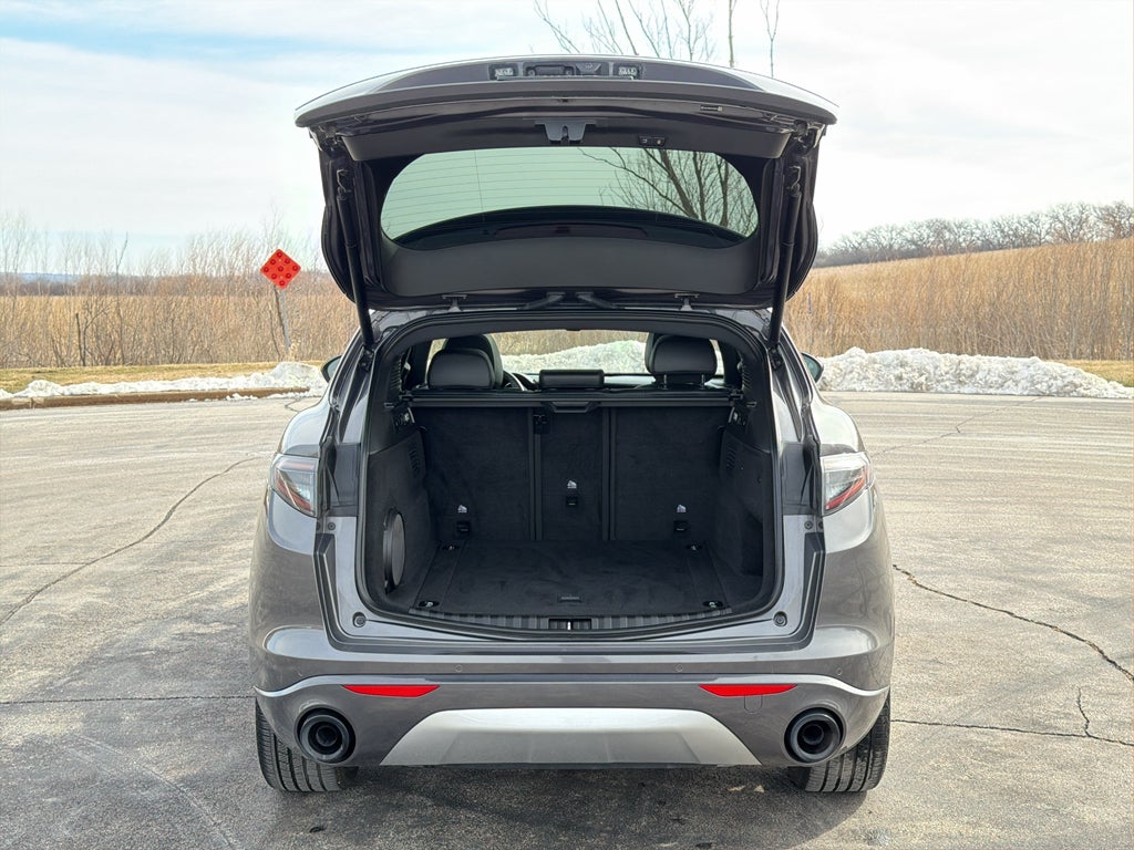 2024 Alfa Romeo Stelvio Volcanic Ti
