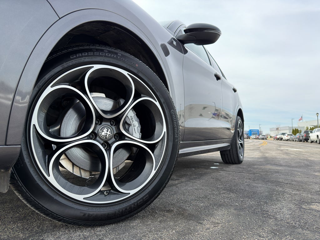 2024 Alfa Romeo Stelvio Volcanic Ti