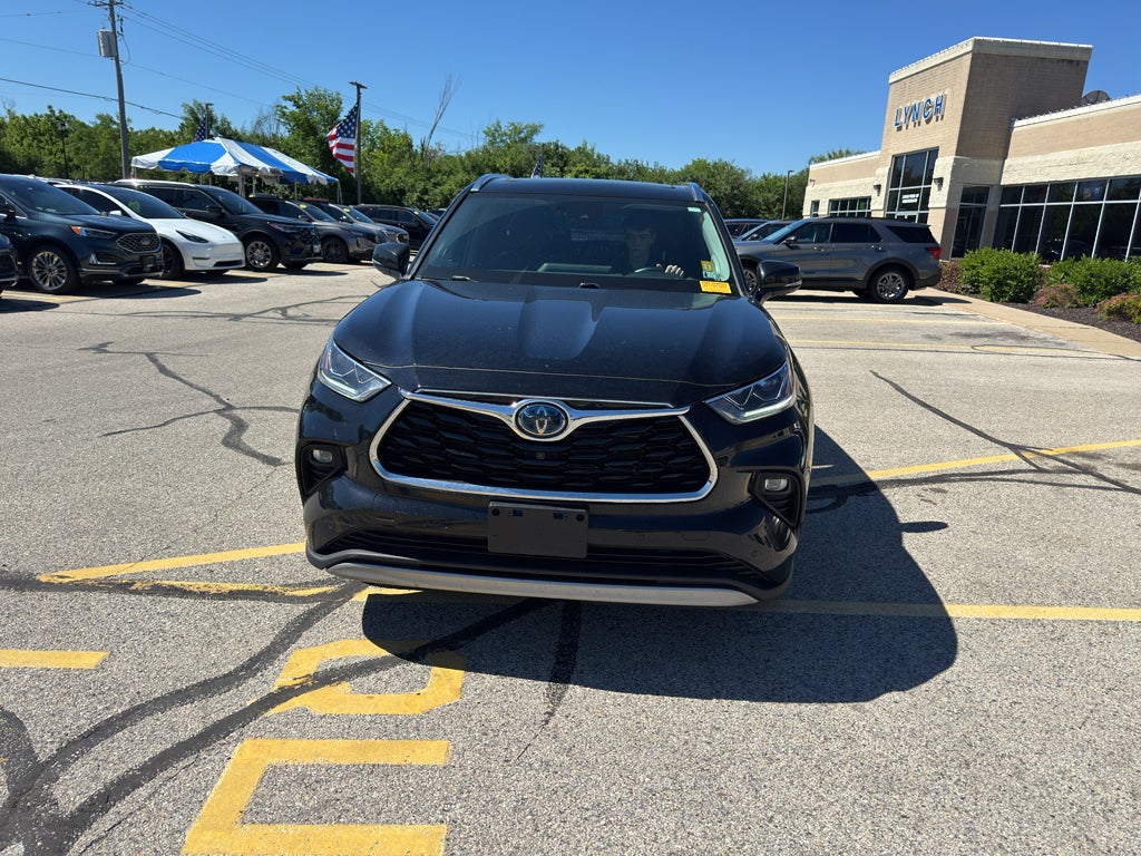 2021 Toyota Highlander Hybrid Platinum