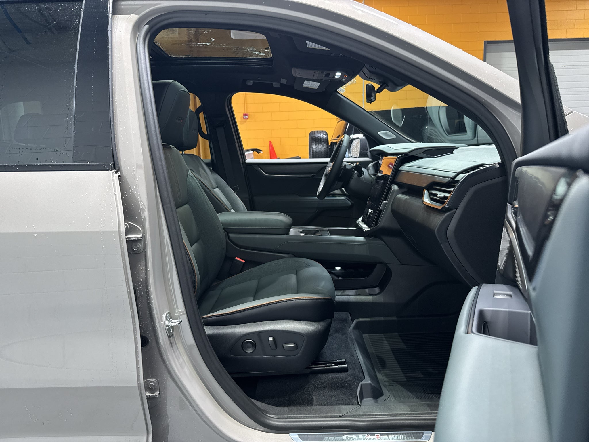 2027 GMC Acadia AT4