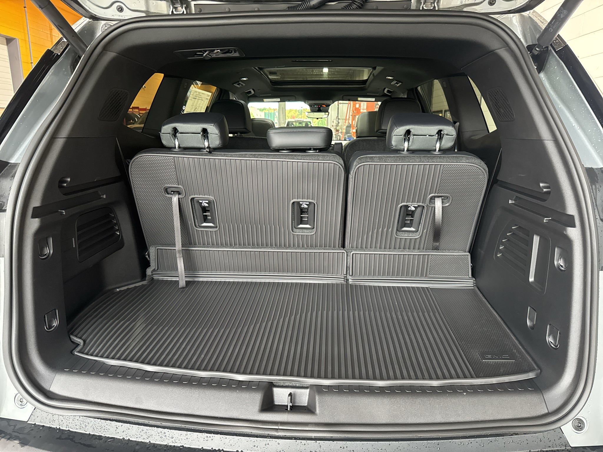 2027 GMC Acadia AT4