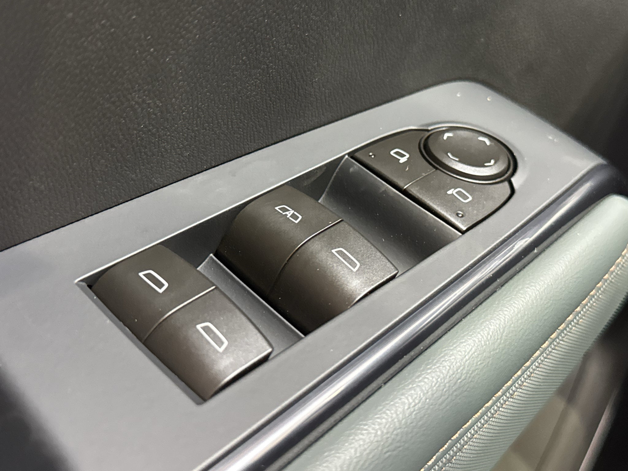 2027 GMC Acadia AT4