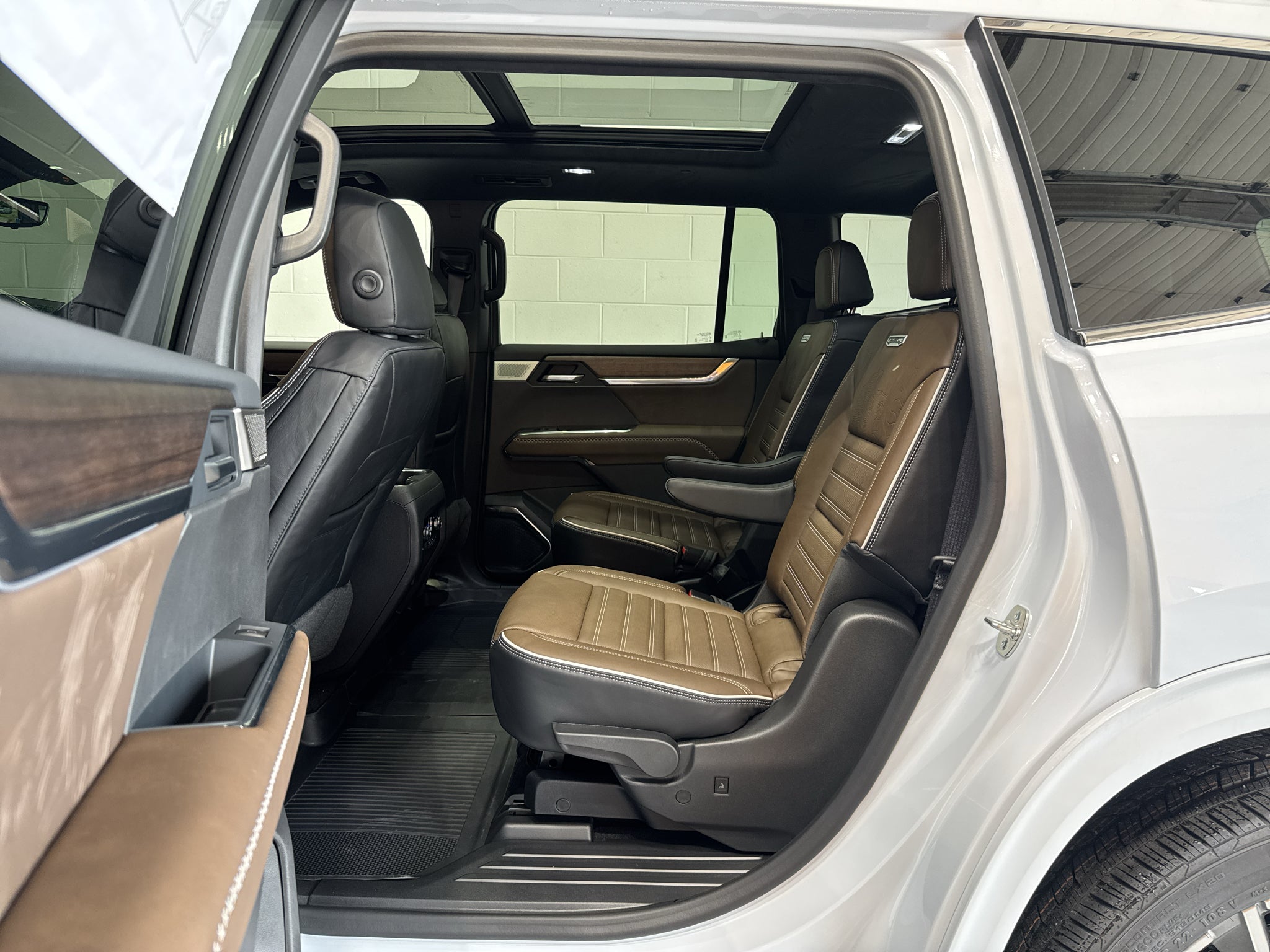 2027 GMC Acadia Denali Ultimate