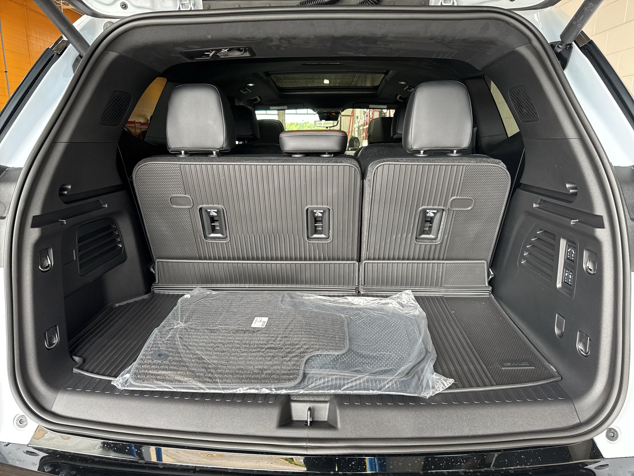 2027 GMC Acadia Denali Ultimate