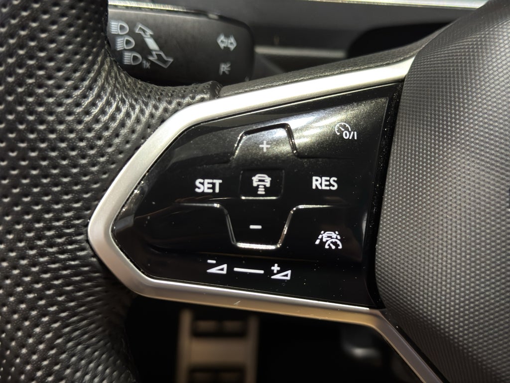 2022 Volkswagen Tiguan SEL R-Line